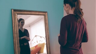 Shemale Sucks and Swallows in Through The Mirror - porno exclusif REDPORN.TOP