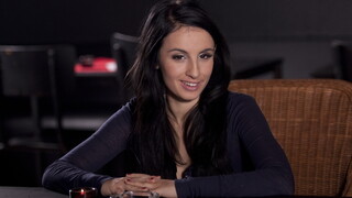 Brunette Bombshell Meets John - pornografi eksklusif REDPORN.TOP
