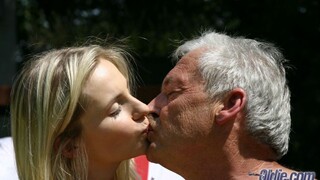 Jannine Swallows Cum on a Sizzling Hot Day - exclusive porn REDPORN.TOP