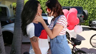 July 4th Double Blowjob – Natural Tits Brunette & Blonde Sucking Together - watch new porn for free REDPORN.TOP