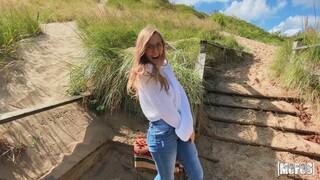 Blonde Bombshell Molly Pills in a Bikini - exclusive porn REDPORN.TOP