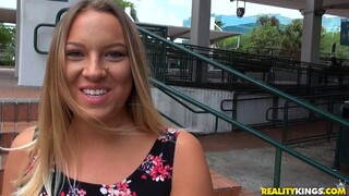 Sucking It Out: Scarlett's Blowjob Session - watch new porn for free REDPORN.TOP