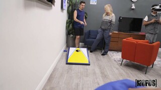 Blowjob Surprise in the Dorm Room - pornografi eksklusif REDPORN.TOP