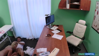  Hot Russian Girl Swallows Cum in Doctor's Office - 独家色情 REDPORN.TOP