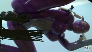 Latex Lucy Wears High Heels and Latex - 独占ポルノ REDPORN.TOP