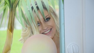 Amateur blonde Sienna masturbates before BJ - watch new porn for free REDPORN.TOP