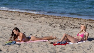 Amateur Beach Lesbians Get Wild - exclusive porn REDPORN.TOP