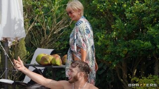 Outdoor Pool Sex – GILF Loves Interracial Cock - porno exclusiv REDPORN.TOP