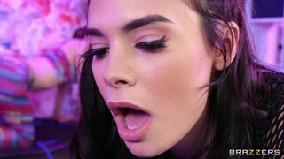 Shaved Pussy Interracial Threesome Fun - watch new porn for free REDPORN.TOP