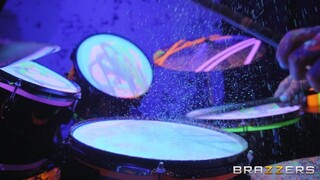 Drummer's Enhanced Body Gets Worked - exclusive porn REDPORN.TOP