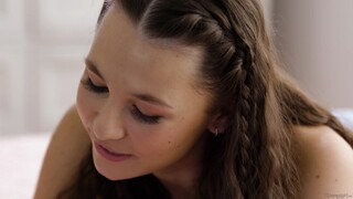 MILF and Teen Stepdaughter Explore Lesbian Sex Toys - oglądaj nowe porno za darmo REDPORN.TOP