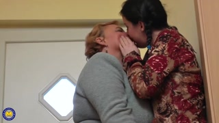 Crissy and Haline: Hot Lesbian Action Between Generations - exklusiver Porno REDPORN.TOP