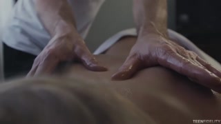 Chloe Scott’s Young Body Massaged Hard - 独家色情 REDPORN.TOP