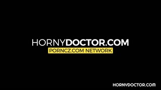 Sexy doctor examines busty Chloe Lamour intimately - porno esclusivo REDPORN.TOP