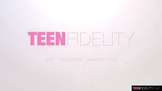 Creaming her pink rose – Chloe Rose teen fuck - 独家色情 REDPORN.TOP