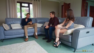 Doctor Danny D Treats Giulia Napolitano in Couples Therapy - Missionary and Side Fuck - porno exclusivo REDPORN.TOP