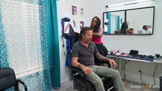 Bubble Butt Brunette in Barbershop - schau neue Pornos kostenlos REDPORN.TOP