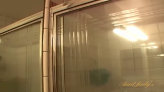 Berlin's steamy bath – fingering her tight pussy - phim khiêu dâm độc quyền REDPORN.TOP
