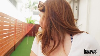 Redhead's Oral Delight at the Resort - pornô exclusivo REDPORN.TOP