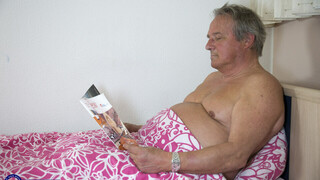 Step-Grandpa Fucks Sarah Smith's Pussy in 69 - oglądaj nowe porno za darmo REDPORN.TOP