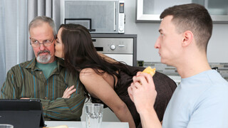 Stepmom's POV Temptation - S20:E3 - porn eksklusif REDPORN.TOP