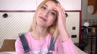 Long Haired Teen Iris Kiss Kiss Sucks and Gets Anal - pornografi eksklusif REDPORN.TOP