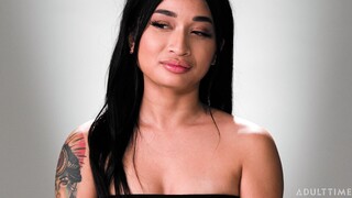 Tattooed Brunette Plays with Herself - ดูหนังโป๊ใหม่ฟรี REDPORN.TOP