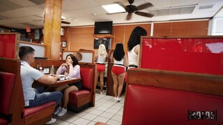 Blowjob Bliss for Waitresses - pornô exclusivo REDPORN.TOP