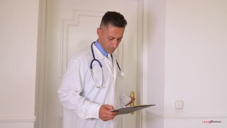 Verona and Alyssia Kent Enjoy Blowjob and Anal with Doctor - porno exclusiv REDPORN.TOP