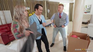  Blonde Bridesmaid and MILF Take Turns on Groom's Cock  - 独家色情 REDPORN.TOP