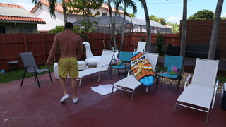 Young Alex Blake Gets a Blowjob and Facial in the Yard - exklusiver Porno REDPORN.TOP